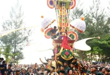 Wabup Agam Hadiri Puncak Pesona Budaya Hoyak Tabuik Piaman