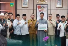 Baznas  Padang Panjang  Salurkan Bantuan Beasiswa Tujuan Timur Tengah