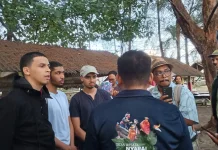Pelari Mancanegara Ikut Barefoot Running Padang Pariaaman