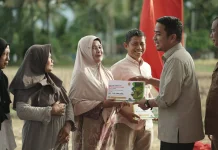 Pemko Solok Salurkan Bantuan Oplah Tingkatkan Produktivitas Pertanian