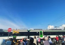 Waspada, Jangan Memaksa Melintas saat Palang Pintu Kereta Api Turun