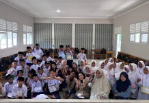 Mahasiswa Ilmu Komunikasi UNP Sosialisasikan PP TUNAS lewat Program KKN