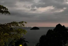 Manfaat Kesehatan Mental Menikmati Senja di Pantai