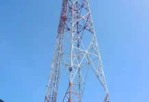 Mengapa Menara Pemancar Radio Berwarna Merah dan Putih?