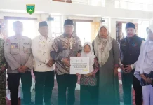 Sebanyak 234 Mustahik Terima Zakat Program Padang Panjang Cerdas