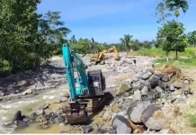 Tiga Alat Berat Normalisasi Sungai di Lokasi Banjir Kuranji