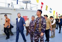 KRI Teluk Kendari-518 Sandar di Teluk Bayur, Jadi Daya Tarik HJK Padang ke-357