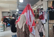 HUT ke-81 RI, Warga Padang Panjang Mulai Pasang Merah Putih