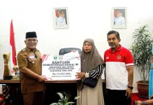 Pemkab Pasbar Salurkan Santunan Rp45 Juta bagi Ahli Waris Korban Bencana