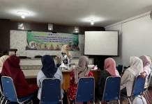 UNP Bekali Warga Literasi Kosmetik dan Teh Herbal Rimpang