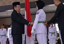 Wali Kota Zulmaeta Kukuhkan Paskibraka Payakumbuh pada HUT RI ke-81