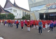 Meriahkan HUT ke-64 PWRI, Ratusan Pensiunan di Padang Ikuti Senam Sehat