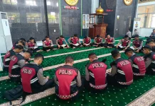 Ditsamapta Polda Sumbar Rutin Mengaji usai Apel Pagi