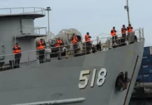 KRI Teluk Kendari-518 Jadi Ruang Edukasi Maritim bagi Warga Padang