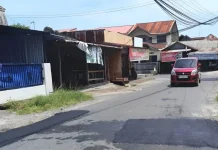 Dinas PUPR Kota Padang Lakukan Pemeliharaan pada Jalan Rusak
