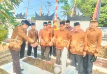Peringati HUT ke-64, PWRI Padang Ziarah ke TMP Kuranji