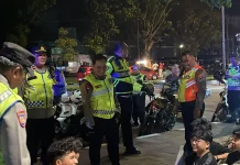 Patroli Presisi Polresta Padang Sapa Warga Malam Hari