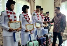 Empat Pelajar Agam Ikuti Kirab Prestasi, Satu Lolos Paskibraka Nasional