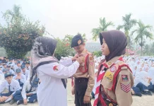 Dua Siswa MTsN 1 Sijunjung Terima Tiska Pasca Ikuti Jamnas XII