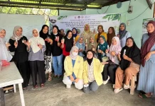 UNP Latih PKK Taratak Olah Minyak Jelantah Jadi Produk Ramah Lingkungan