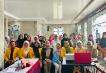 UNP Kuatkan Bisnis Ibu Rumah Tangga lewat Konseling Berbasis Potensi Lokal