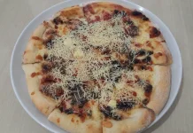 Uniknya Pizza Manis, Sajian Sederhana dengan Rasa Istimewa