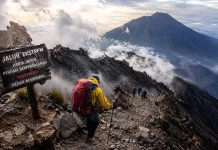 Menaklukkan Jalur Ekstrem: Tantangan Berat Pendakian Gunung di Indonesia
