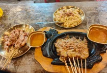 Menggigit Pedasnya Sate Taichan, Kuliner Malam Paling Hits