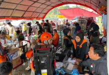 Rumah Zakat Salurkan Minuman untuk Korban Galodo Arosuka Kabupaten Solok