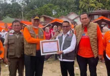 Nagari Ampiang Parak Terima Sertifikat Tsunami Ready UNESCO