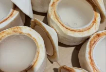 Manfaat Komsumsi Air Kelapa untuk kesehatan