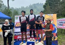 Padang Raih Emas Balap Cross Country Relay Mix Porprov Sumbar