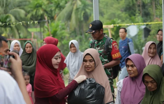 Lisda Hendrajoni Tinjau Huntara Korban Banjir di Pessel