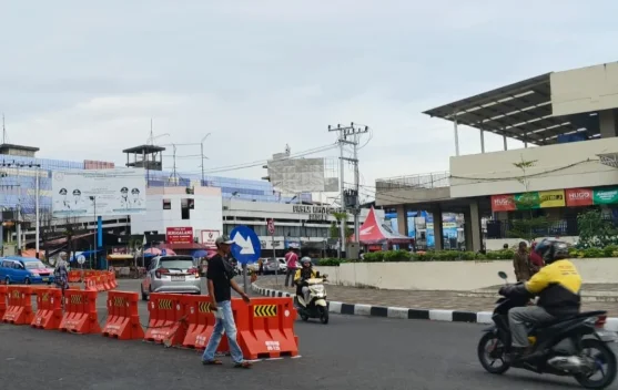 Rambu Lalu Lintas di Pasar Raya Padang Jadi Sorotan Warga