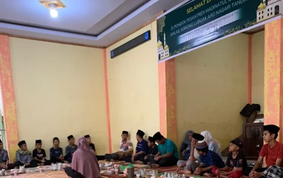 Tradisi Ramadan, Santri PPMINI Pererat Silaturahmi dengan Buka Bersama