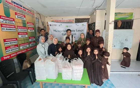 Mengetuk Pintu Langit: saat Karyawan Pegadaian Turun ke Jalan Demi Senyum Sesama