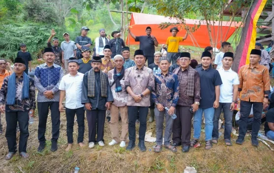 Bupati Solok Hadiri Tradisi Lapeh Kawua dan Tolak Bala di Nagari Simanau