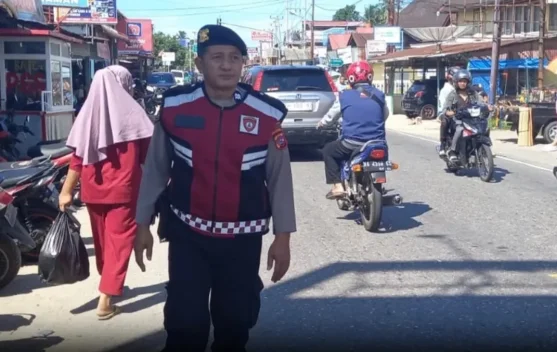 Polisi Patroli Pasar Tarusan Pessel, Jamin Keamanan Warga