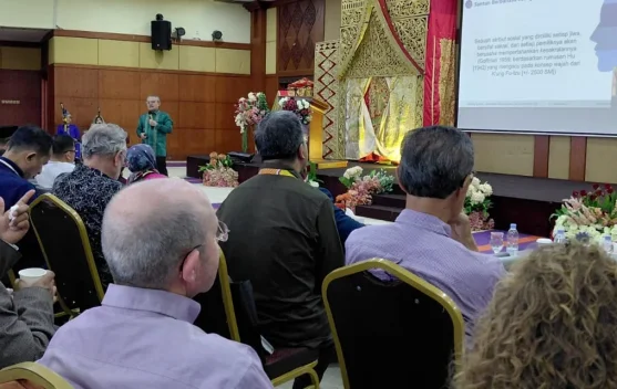 Seminar IMLF-4 Soroti Ancaman Kepunahan Bahasa Minangkabau
