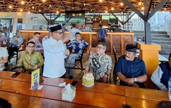 Pulang Kampung ke Sumbar, Sekjen Kemenlu Puji Perkembangan Wisata Pesisir Selatan