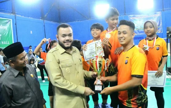 Kota Padang Perkuat Pembinaan Atlet Bulutangkis melalui Anak Nagari Cup