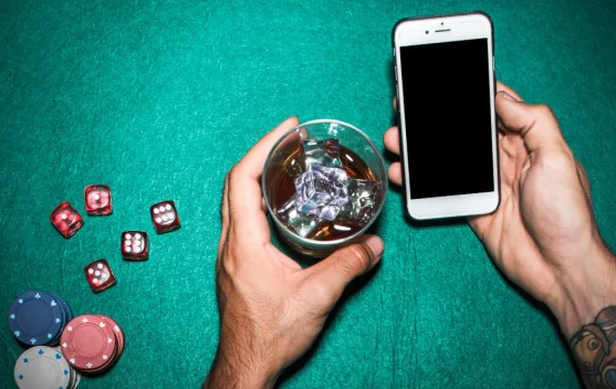 Maraknya Buzzer Judi Online Spam di Kolom Komentar Konten Video Media Sosial