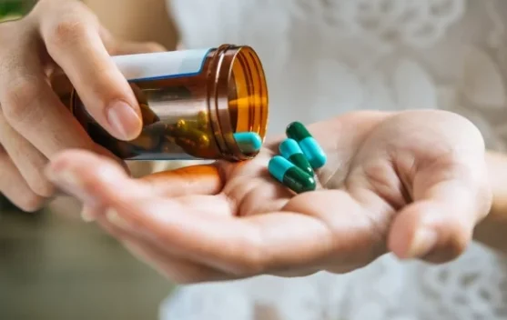 Bahaya Mengonsumsi Obat Antibiotik secara sembarangan