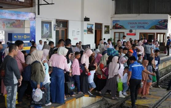 Libur Sekolah Dongkrak Jumlah Penumpang Kereta Api Sumbar