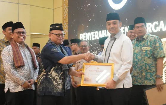 Agam Terima Penghargaan Kementerian Haji dan Umrah Republik Indonesia