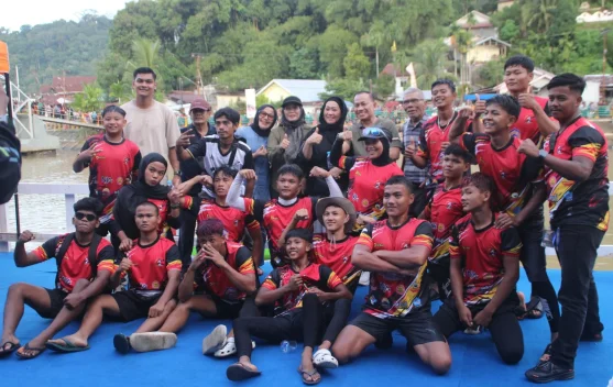 PDP Faliha Junior Juara Perdana Kategori U-18 Selaju Sampan HJK Padang