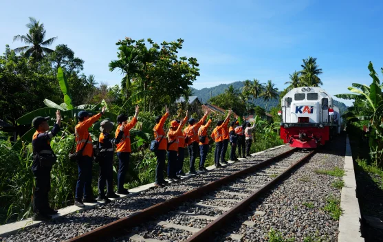 Penumpang Kereta Api Pariaman Ekspres Tembus 116 Persen saat Libur Kemerdekaan