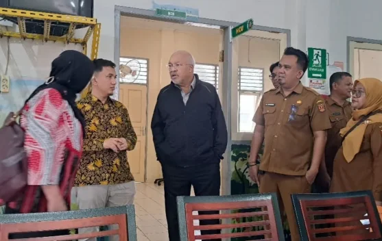 Tim Peneliti Tinjau Rumah Sakit Lubuk Basung untuk Riset Virus