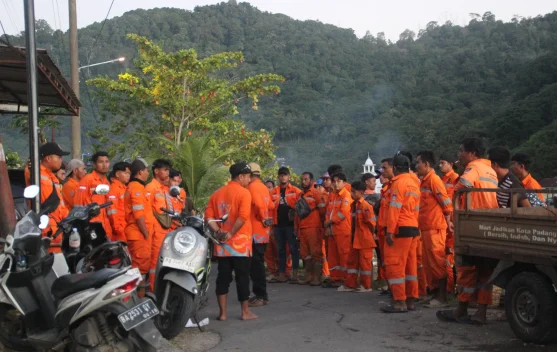 DLH Padang Jelaskan Cara Pengangkutan Sampah dalam Jumlah Banyak