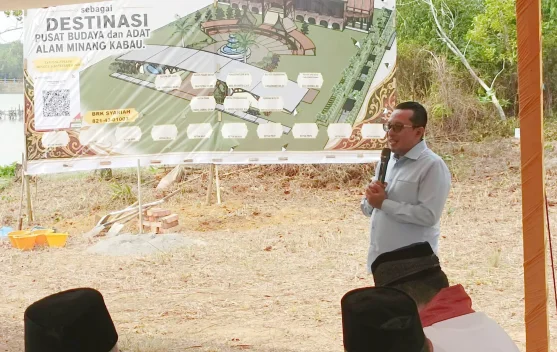 Bupati Tanah Datar Dorong Rumah Gadang IKTD Tanjung Pinang Jadi Pusat Adat